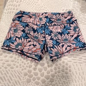 Born Primitive. size L. Floral print workout shorts